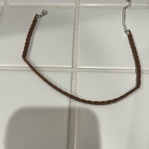 Braid‎ necklace